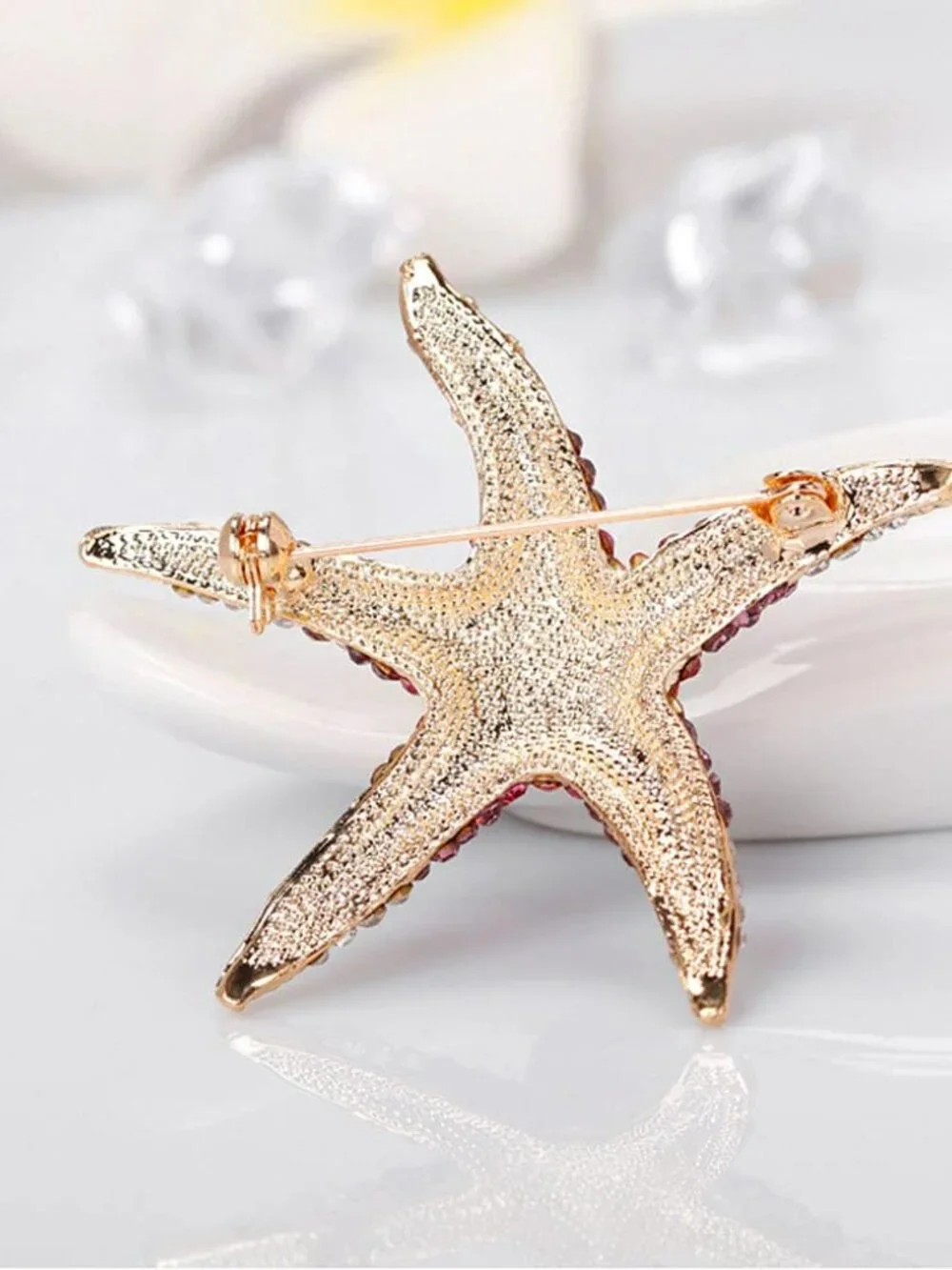 N/A starfish brooch